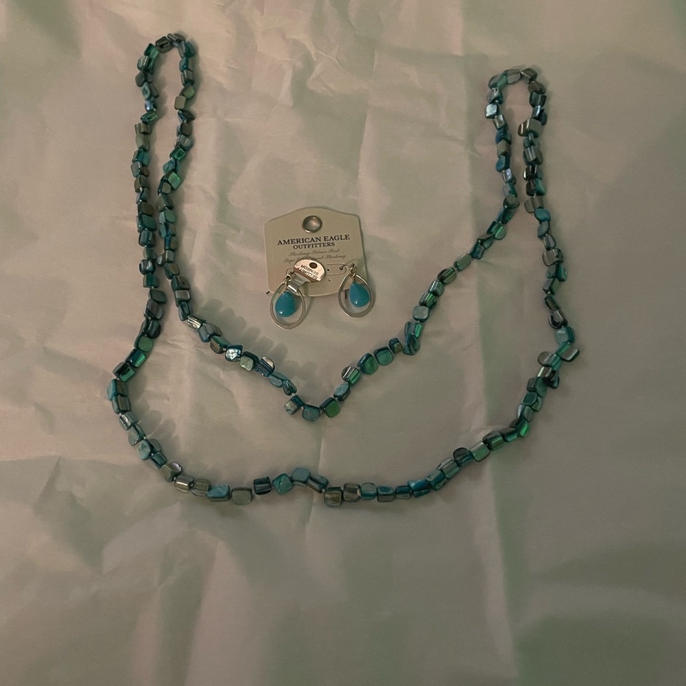 Beautiful green/turquoise blue necklace and earrings